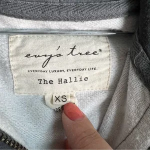 Evy’s Tree The Hallie Grey‎ Floral Zip Up Hooded Sweater thumbnail 4