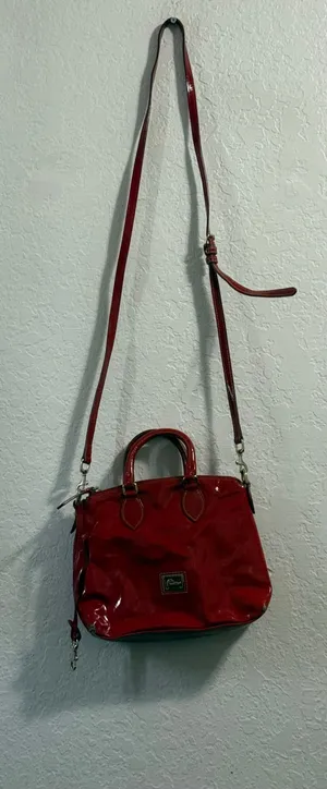 Original Vintage DOONEY & BOURKE True Red Leather Hand Bag patent leather thumbnail 2