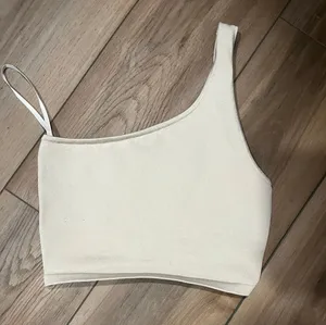 Aritzia Crop Top thumbnail 1