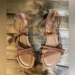 X/appeal Kayla Strappy braided gladiator flats. Size 6. thumbnail 8
