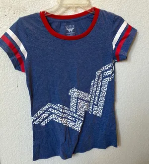 FINAL MARKDOWN Junior Wonder Woman tee medium Size undefined thumbnail 1