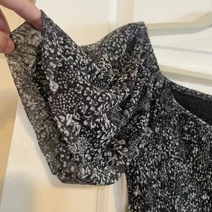 Anthropologie Aurelia Smocked Top size Medium thumbnail 5