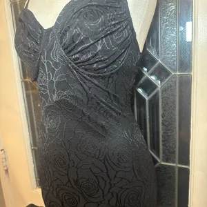 Black Rose Jacquard Midi Dress thumbnail 4