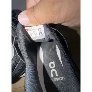 ON Cloudswift 3 Women Size 6.5 US‎ Black White Athletic Running Shoes S thumbnail 5