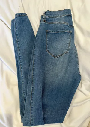 High Waisted Jeans thumbnail 1