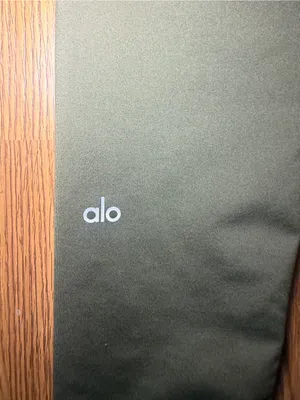 Alo Yoga High-Waisted Ripped Warrior Legging Army Green Athletic Gym Medium thumbnail 4