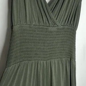 LASCANA Jumpsuit in Dark olive Green Size 4. thumbnail 5