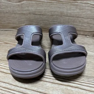 Crocs Monterey‎ Metallic Wedge Shoes Sz 7 Slip On Comfort Cushion Sandals 207144 thumbnail 2