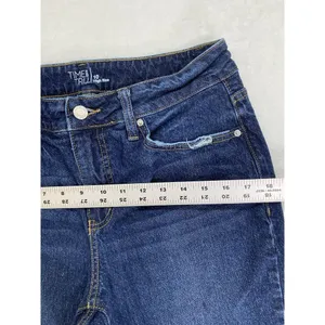 Time and Tru‎ High Rise straight leg crop Jeans Women's sz 10 shark bite Hem thumbnail 3