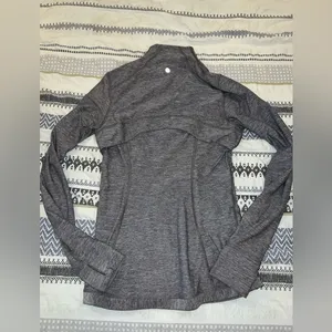 Lululemon Women's Define Pullover Color Heathered Slate Size 8 Four‎ Way Stretch thumbnail 4