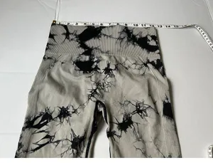 Tie dye scrunch butt leggings size M thumbnail 5
