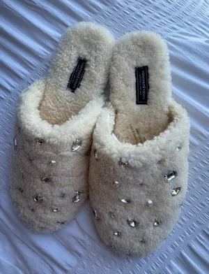 Vineyard Vines Slippers thumbnail 1