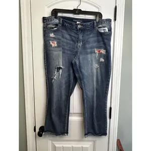 Maurices Distressed Denim Capri Jeans 15/16 Stretch Raw Hem Plus Size Blue thumbnail 9