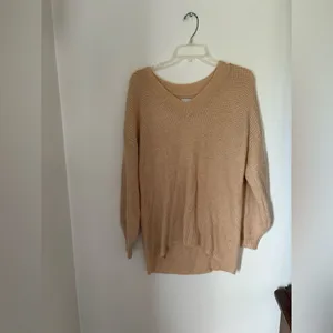 American Eagle Outfitters V-Neck Long Sleeve Knit Sweater XS Tan thumbnail 4