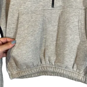 PrettyLittleThing Gray Mock Neck Long Sleeve 1/2 Zip Sweatshirt Women Sz M thumbnail 6