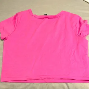 Wild Fable Cute Cropped T shirt! thumbnail 2