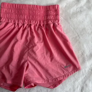 Nike Dri-Fit Ultra High-Waisted 3” Shorts Pink Size Small thumbnail 2