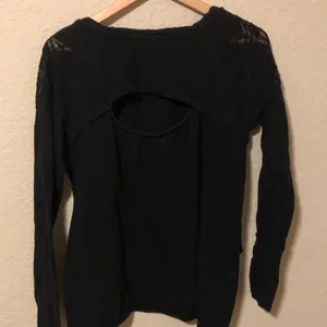 Free People Women's Black Lace Shoulder Long-Sleeve Top size large thumbnail 2