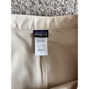 Patagonia Duway Skirt Skort Golf Pocket Zip Sides Beige Size 6 Pickleball Gym thumbnail 6