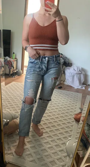 American Eagle Tomgirl Jeans thumbnail 1