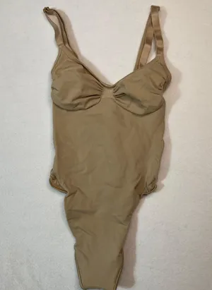 SKIMS NEW!! Sculpting Thong Bodysuit XS thumbnail 3