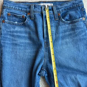 Levi’s Wedgie buttonfly high rise distressed jeans size 26 thumbnail 9