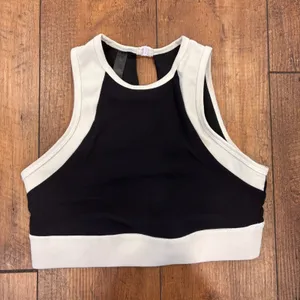 Kyodan Sports Bra Athletic Tank Size Medium Black White Open Back Sleeveless thumbnail 2