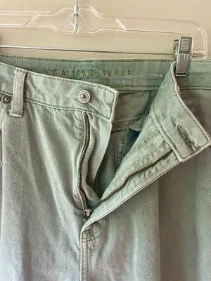 American Eagle Sz 14 Sage Green Womens Ripped High Rise Straight Mom Jeans thumbnail 4