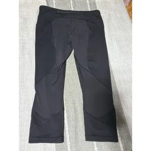 Lululemon Womens Black‎ Cropped Leggings Activewear Yoga Pants Size 8 thumbnail 4