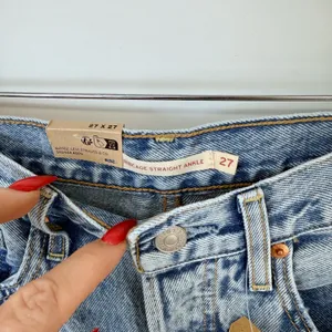 Levi's Ribcage Straight Ankle Jeans Womens 27 Light Wash‎ Distressed Button Fly thumbnail 3