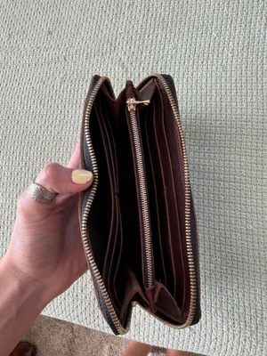Understated Leather Leather Wallet thumbnail 2
