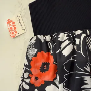 Free People Movement NWT Carpe Diem Printed HR Shorts Women’s Large Tuxedo Daisy thumbnail 9
