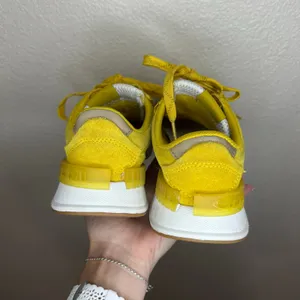 Sorel Women’s Kinetic Lite Lace sneakers in Gold Leaf Yellow suede US7 thumbnail 4