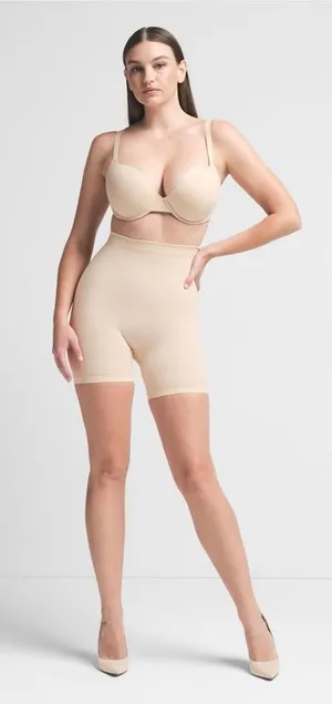 SKIMS SEAMLESS SCULPT‎ MID THIGH SHORT sand size S NWOB thumbnail 1