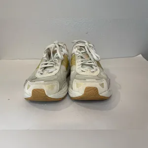 Adidas Women’s Response CL White Sneakers Size 6‎ thumbnail 3
