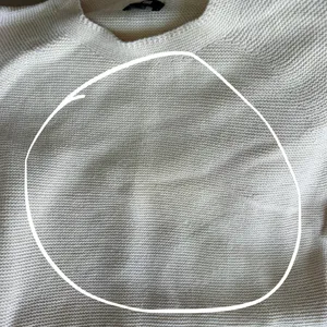 Uniqlo 3D Knit Crew Neck Sweater thumbnail 8