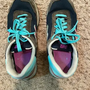 New Balance 574 Women's Size 7.5 Navy/Teal/Pink Retro Sneaker Moderate Wear thumbnail 5