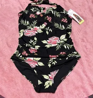 Crane swim suit Size M thumbnail 1
