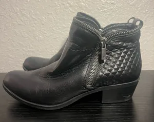 Lucky Brand Bartolino Black‎ Leather Zippered Booties Women’s 6.5M Moto Boots thumbnail 1