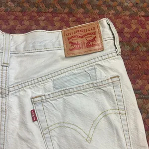 LEVIS BUTTON FLY LIGHT WASH PATCHWORK DISTRESSED CUT OFF SHORTS thumbnail 7