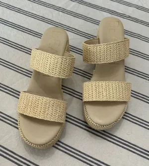 Boutique wedges thumbnail 1