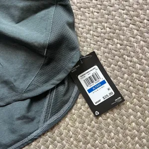 Under Armour Fly By 2.0 shorts Womens Sz XL thumbnail 3