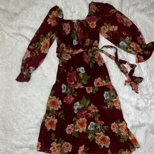 Baltic Born Maroon Floral Long Sleeve Dress with Synching and Mesh Sleeves 3XL thumbnail 2