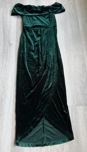 SHEIN Elegant Green Velvet Off-Shoulder Maxi Dress — Size S thumbnail 1