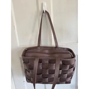 Harvey's original large‎ taupe seatbelt bag thumbnail 10