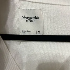 Abercrombie & Fitch v neck white sweater oversized size XS‎ thumbnail 3
