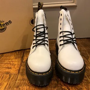 Dr. Martens Jadon Lace-Up Boots White Size 9 EU 41 Style 15265100 BRAND NEW thumbnail 8