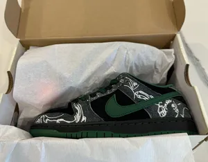 Nike SB Dunk Low Sneakers thumbnail 7