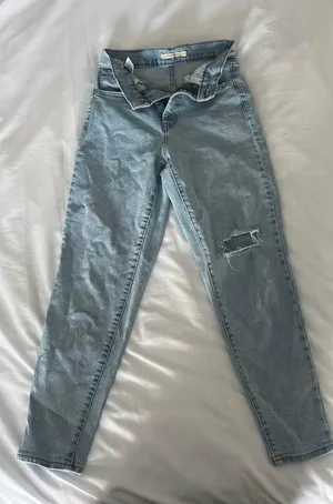 Levi’s Mom Jeans thumbnail 1