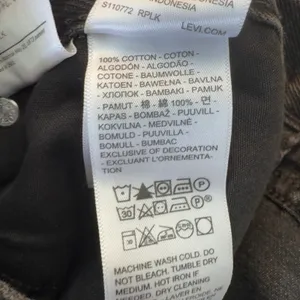 1511 |‎ NWT Levi's High Waisted Cotton Retro Mom Shorts Black Denim Women 18 thumbnail 11